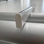 Zócalos de aluminio blanco para cortinas rollers (5.80 metros) - Imagen 5